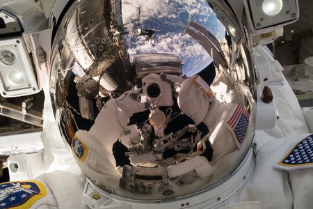 144794-cameras-feature-amazing-images-from-the-international-space-station-image40-yewkpknbus.jpg