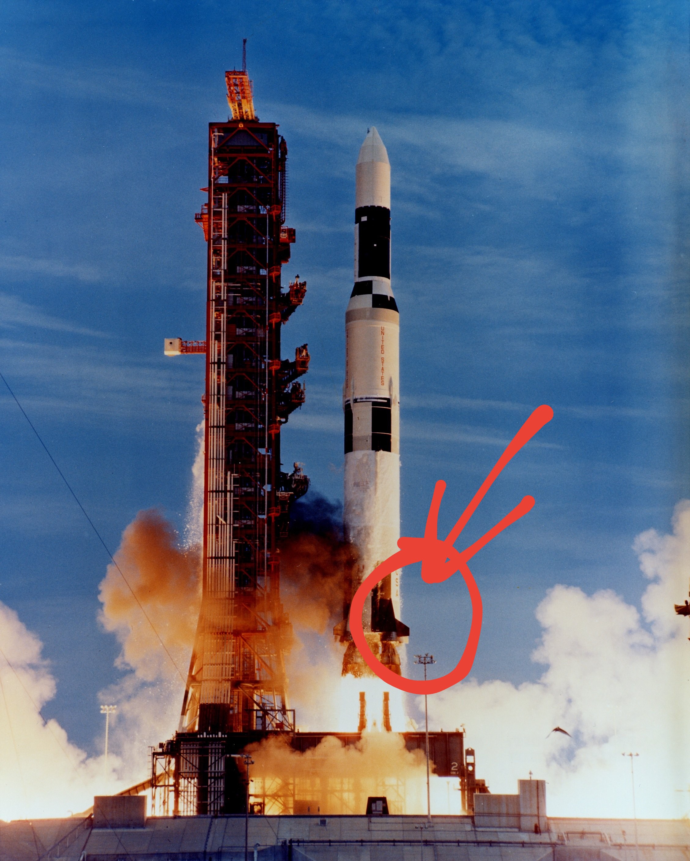 Skylab_launch_on_Saturn_V~2.jpg