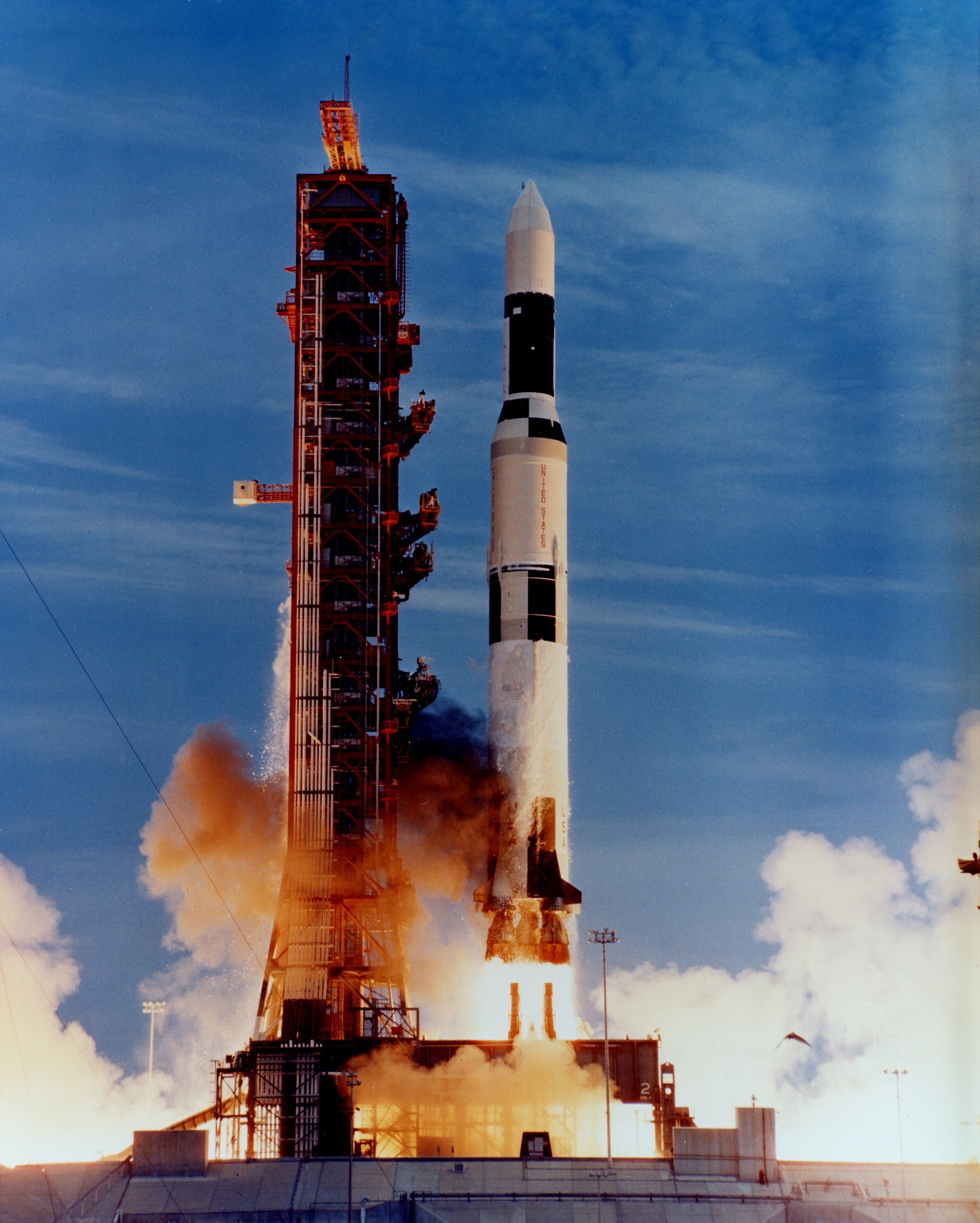 Skylab_launch_on_Saturn_V.jpg